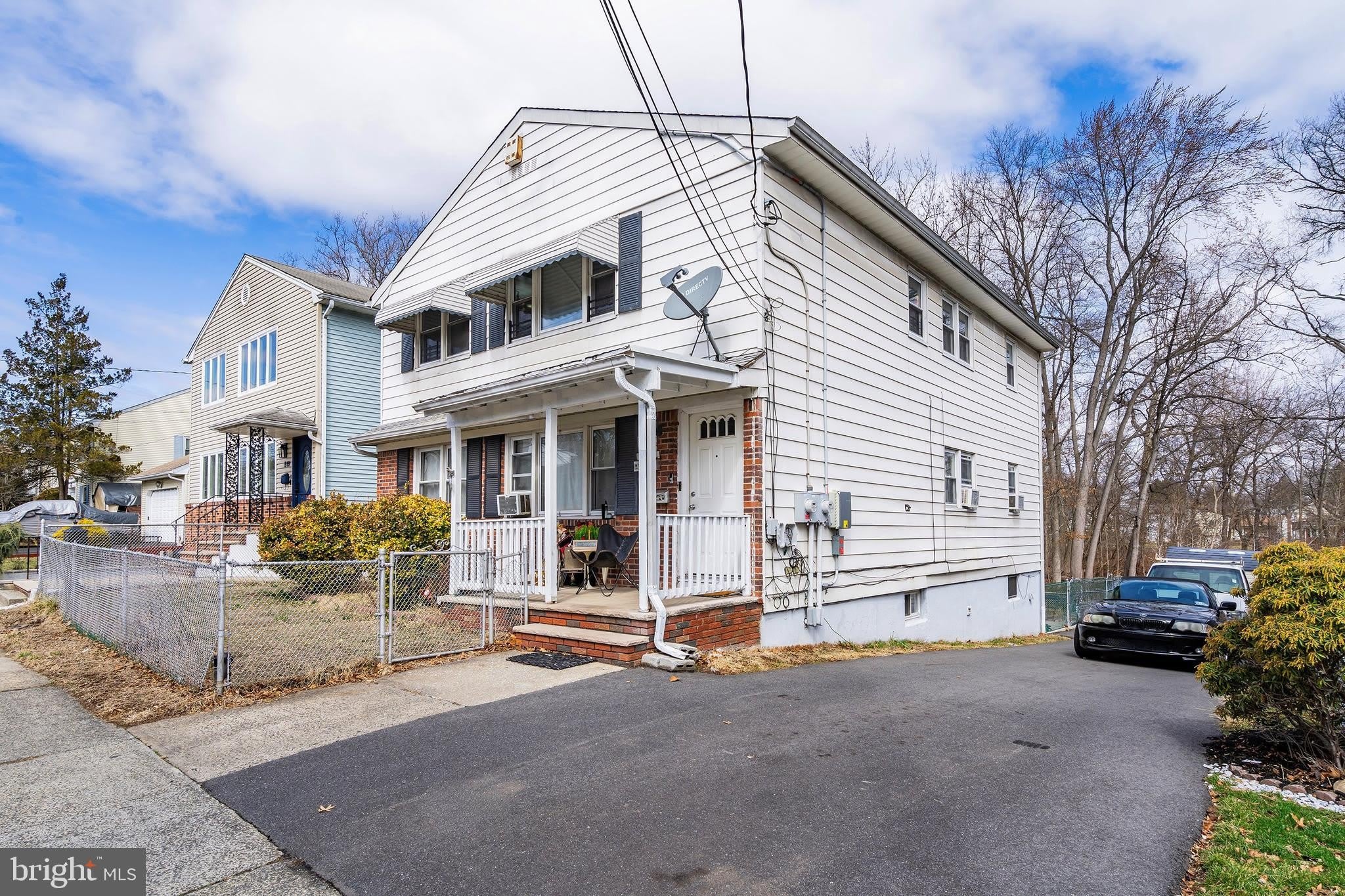 511 JACKSON Avenue – photo 2
