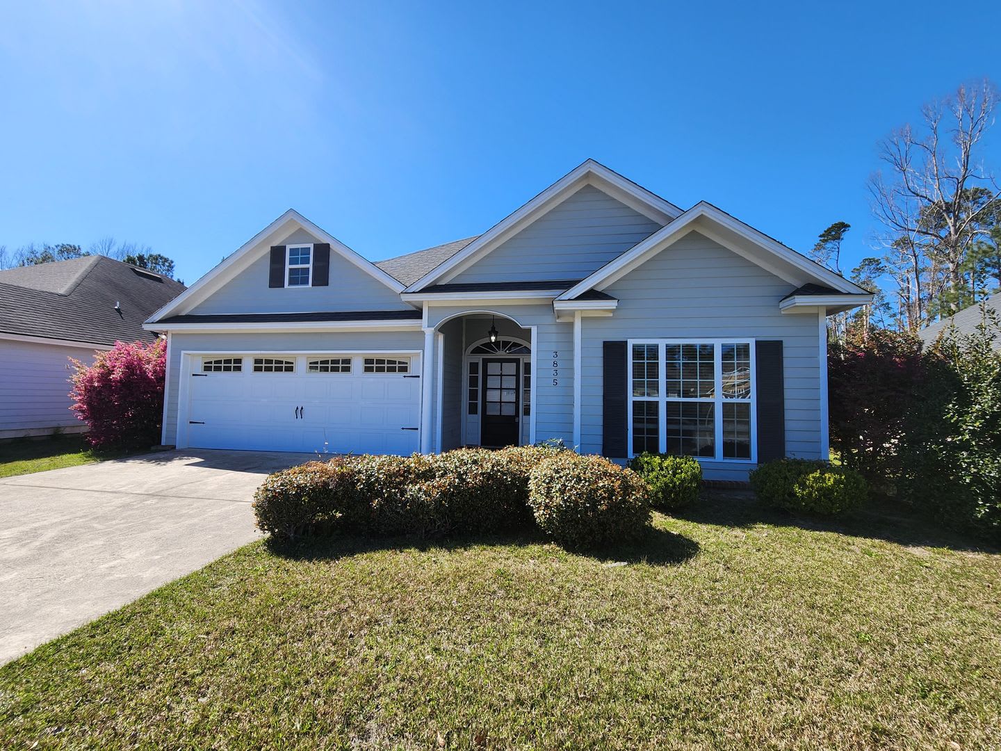 Charming 3-Bedroom Home with Modern Features in Valdosta – photo 1