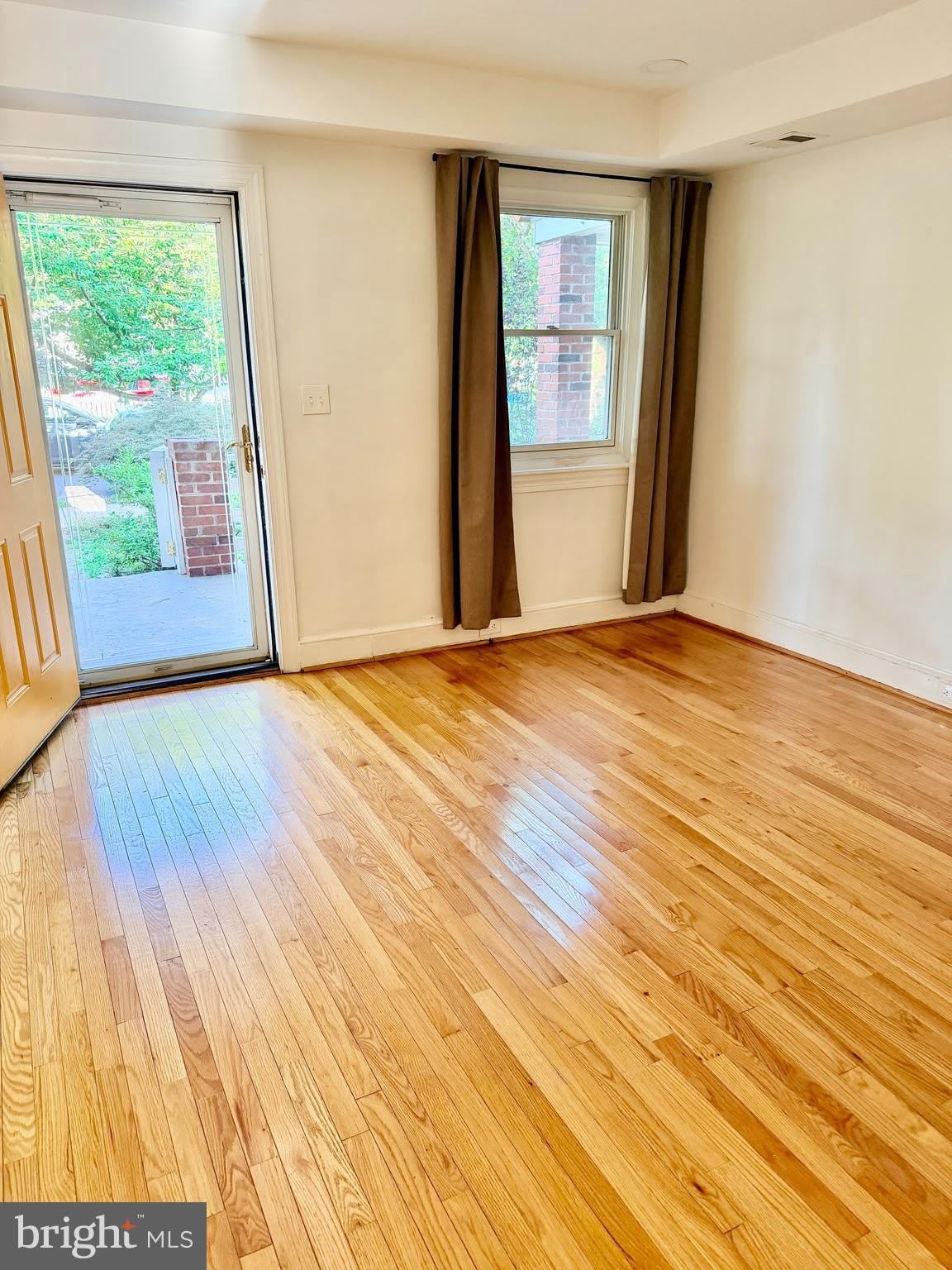 420 N HENRY Street – photo 2