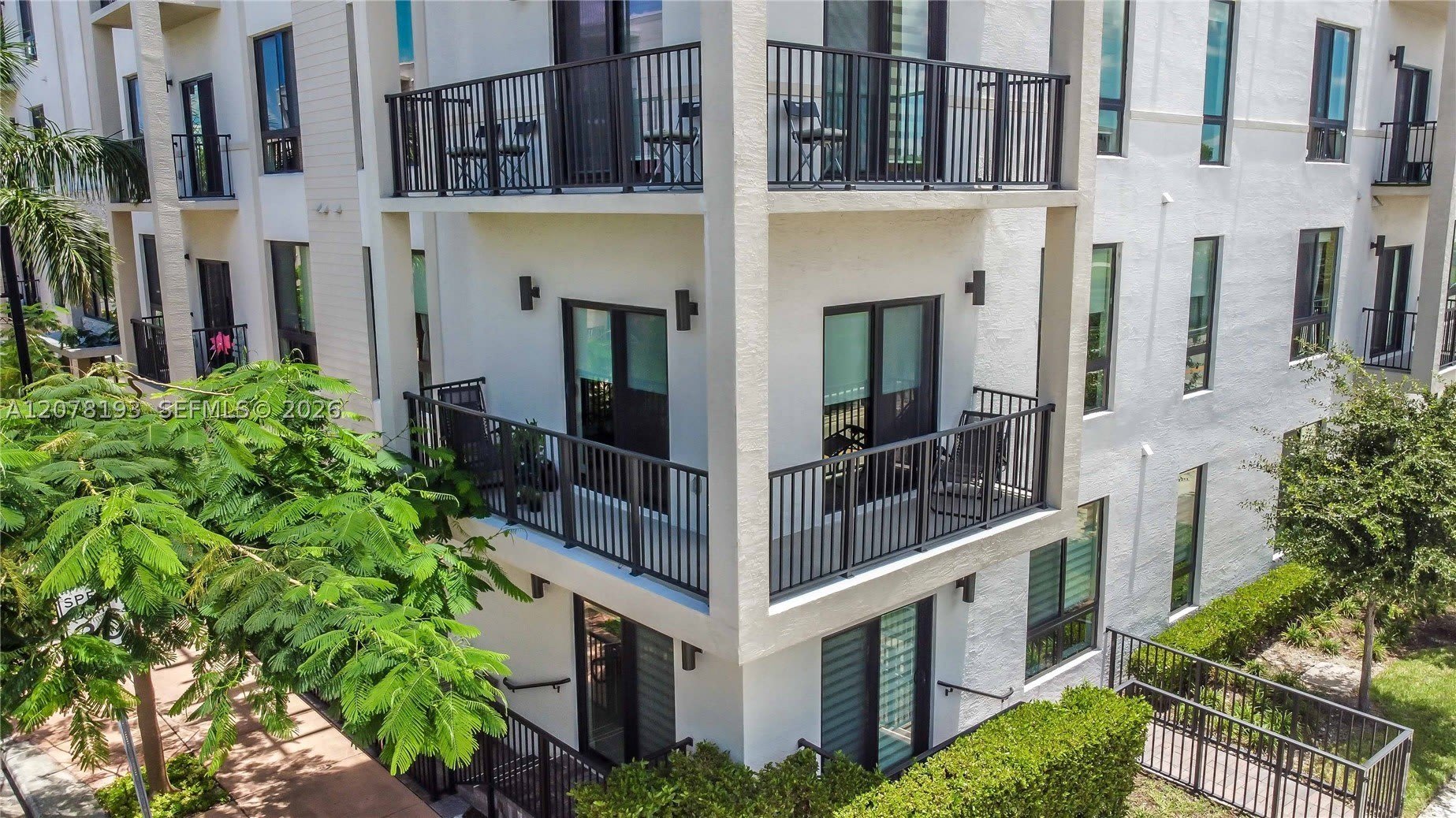 8265 NW 41st St – photo 1