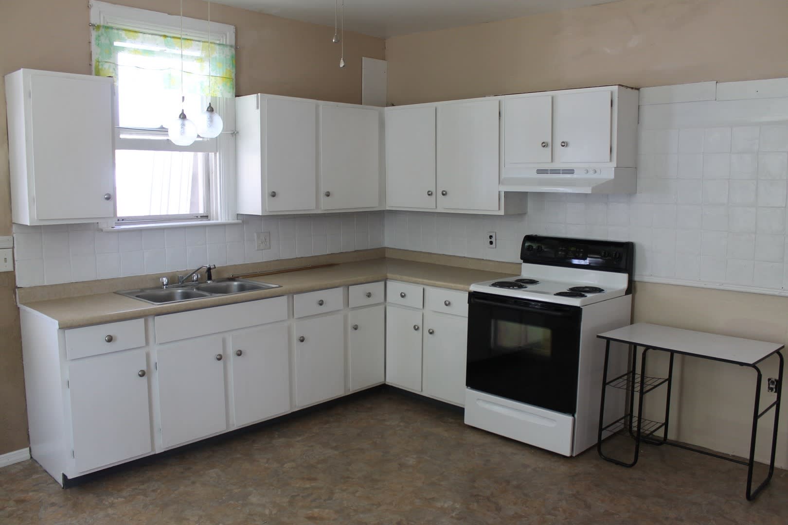 Spacious Single Family Home – photo 2
