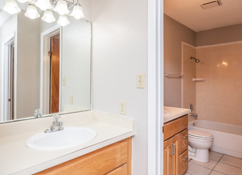 Towne East – photo 3