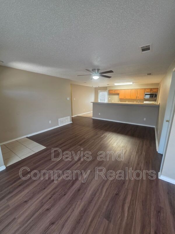 707 Devonian Dr – photo 4