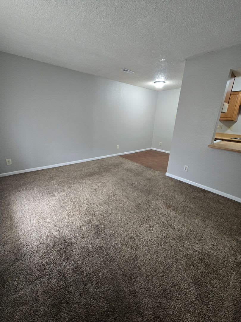 2 Bedroom 1 Bathroom Apartment in heart of Osage Beach! – photo 2