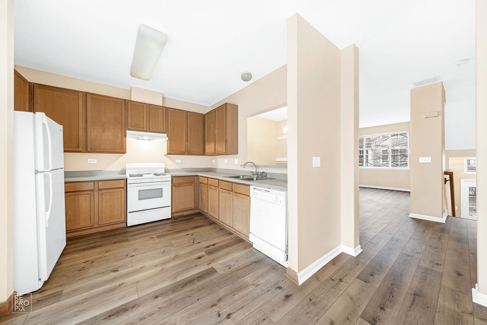 Three Bedroom Two Story Townhome – photo 2