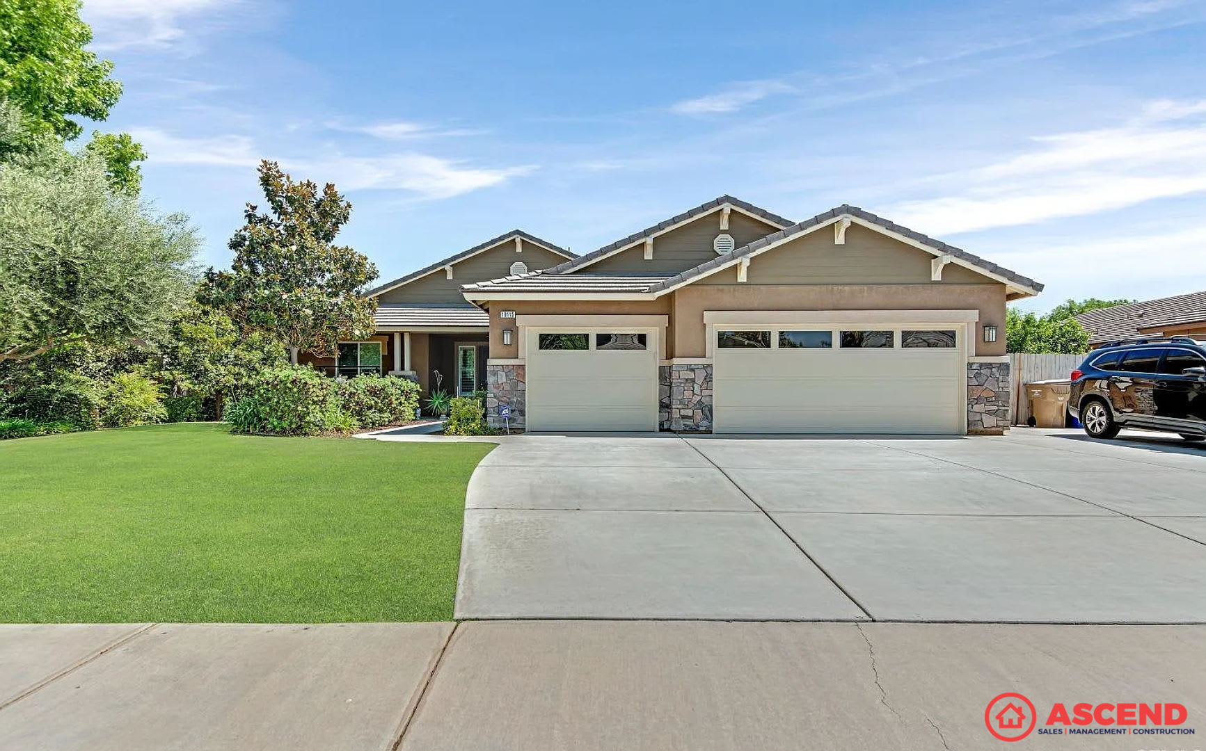 Stunning Northwest Bakersfield Home 5 Bed 3 Bath 2 475 Sq Ft – photo 1