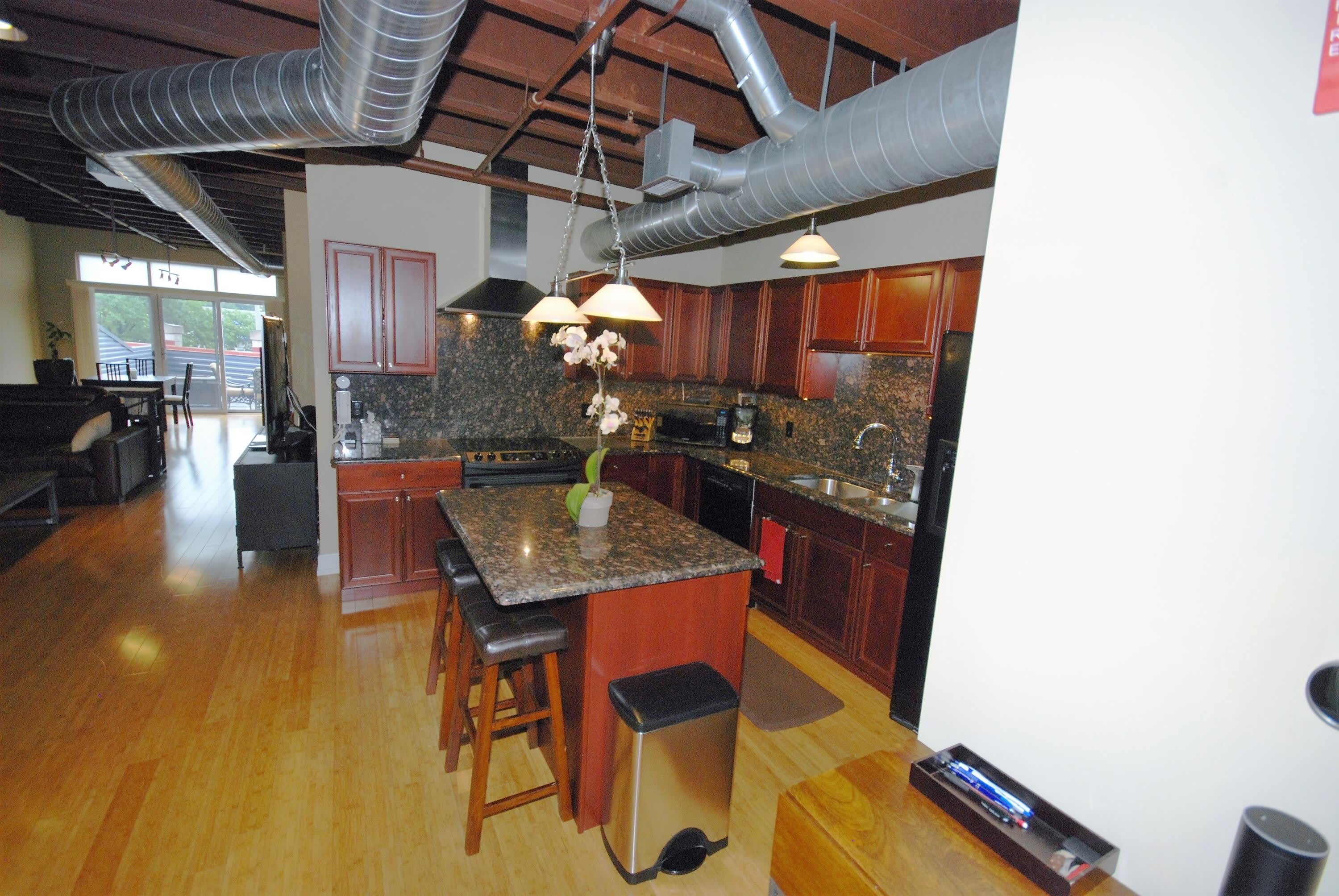 1103 N Main Street – photo 4
