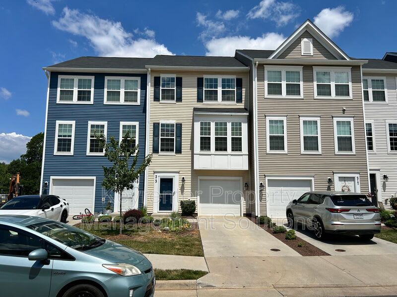 213 Willowshire Ct – photo 1