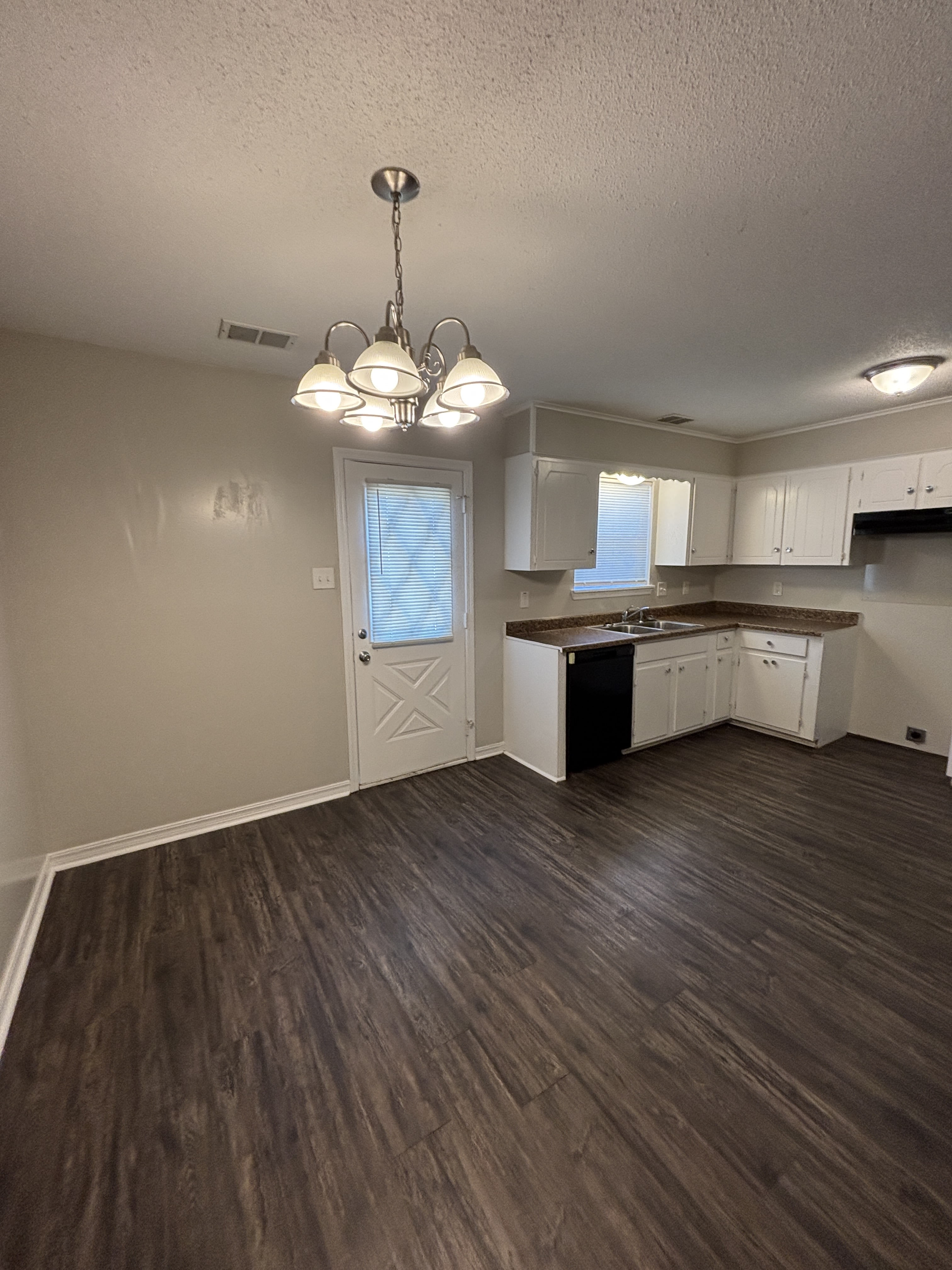 28 Woodbriar Dr – photo 4