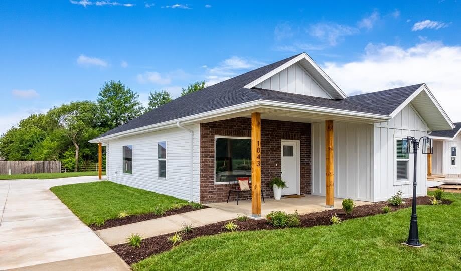 937 N Blake Avenue – photo 1