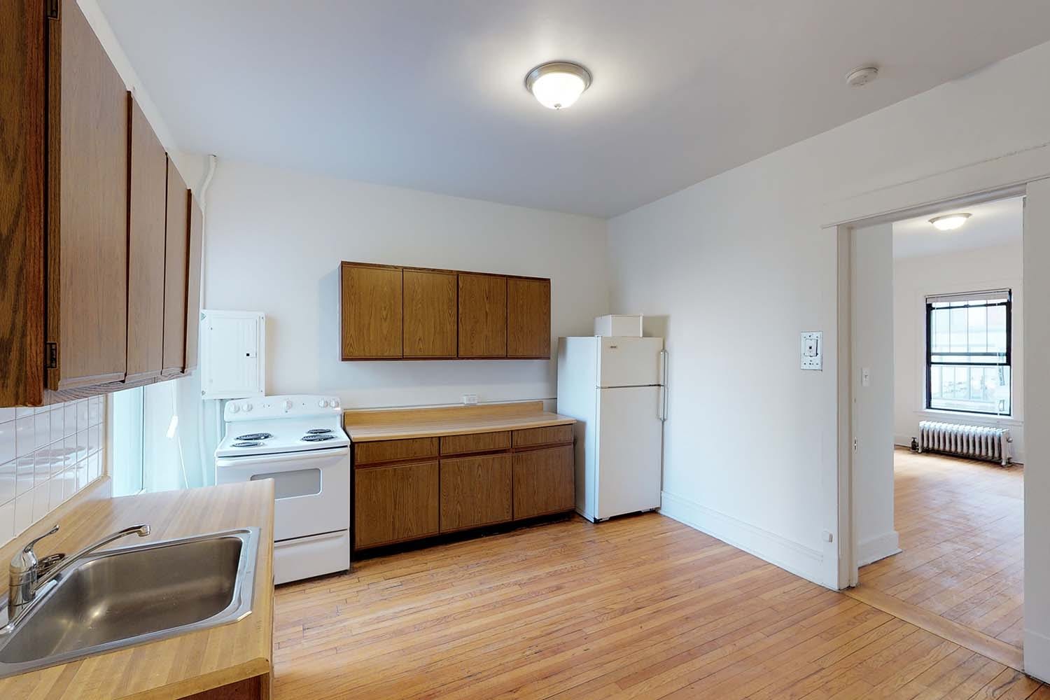 5300-5308 S. Hyde Park Boulevard – photo 1