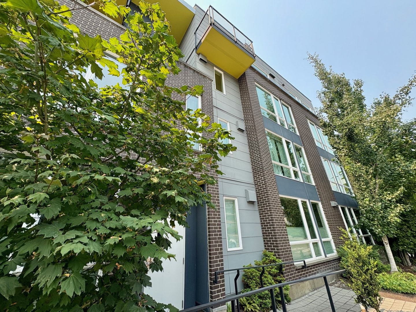 Capitol Hill Condominium ~ Edison – photo 2