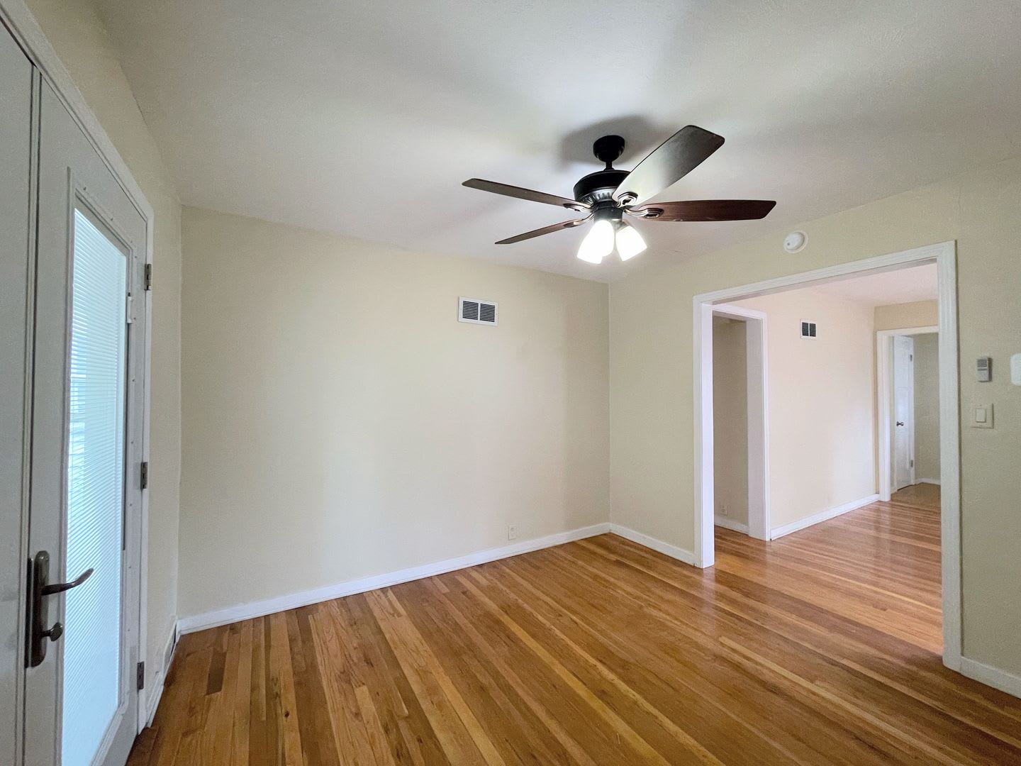 Cozy 2 bed 1.5 bath home – photo 4