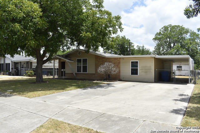 5026 BENHAM DR – photo 2
