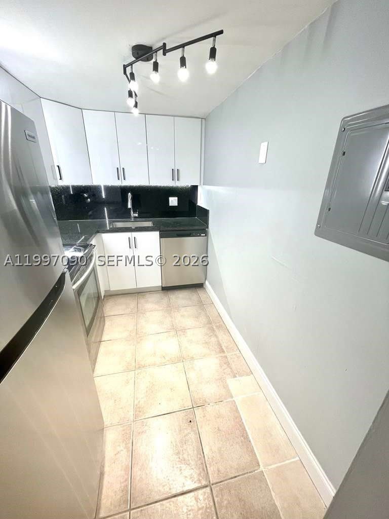 400 NE 18th Ave – photo 4