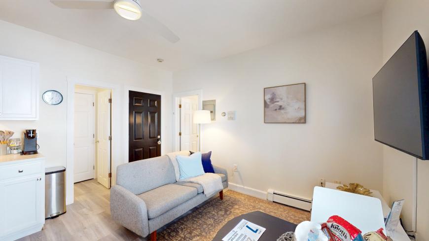 24 Hews St – photo 2