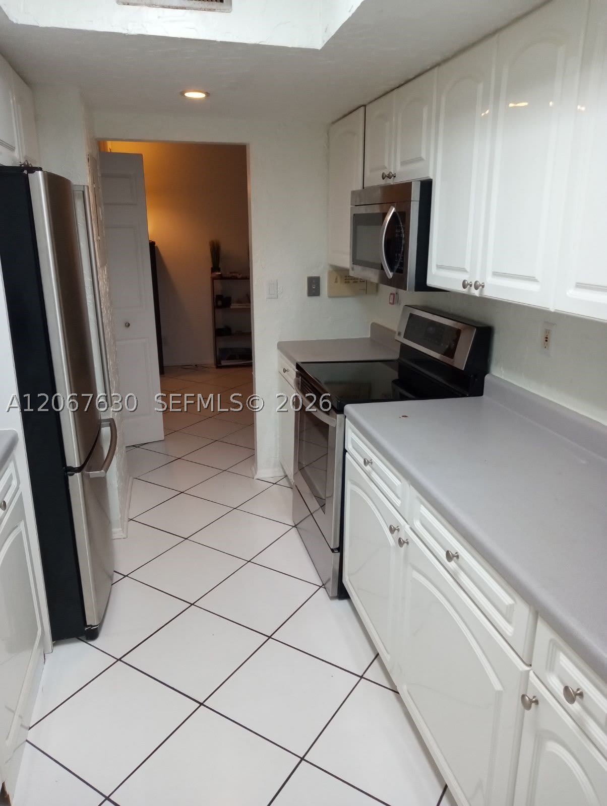 2700 Riverside Dr – photo 4