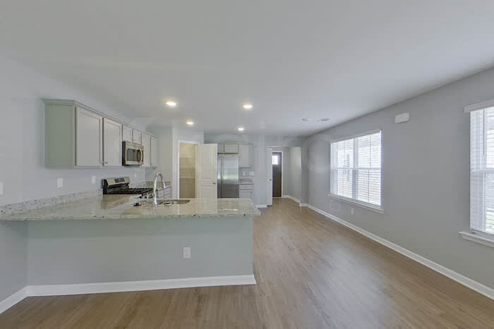649 June Street – photo 3