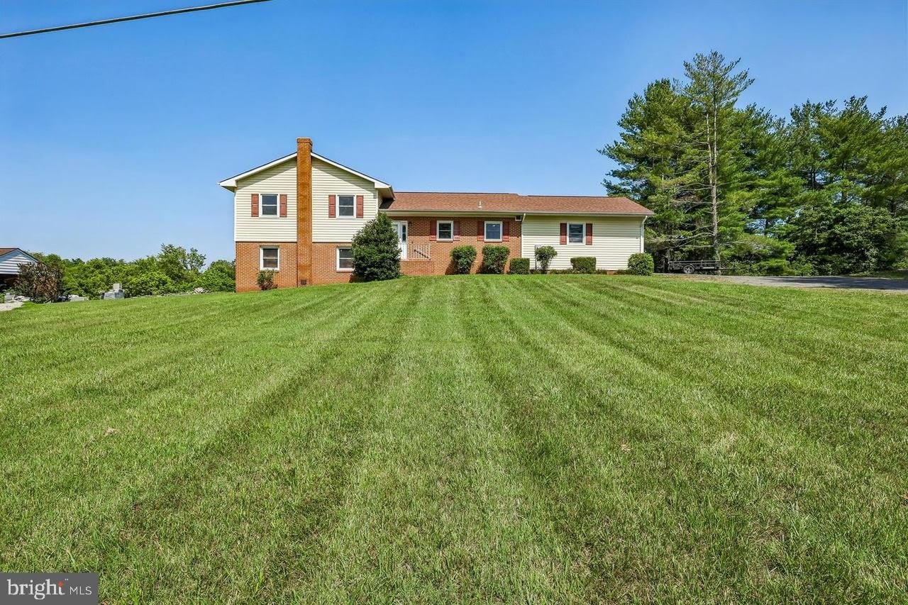 10117 BURWELL Road – photo 1