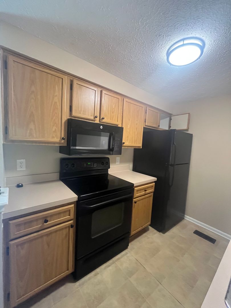 Move-in Ready 3 Bed Townhome in Sought After Fairport Area – photo 2