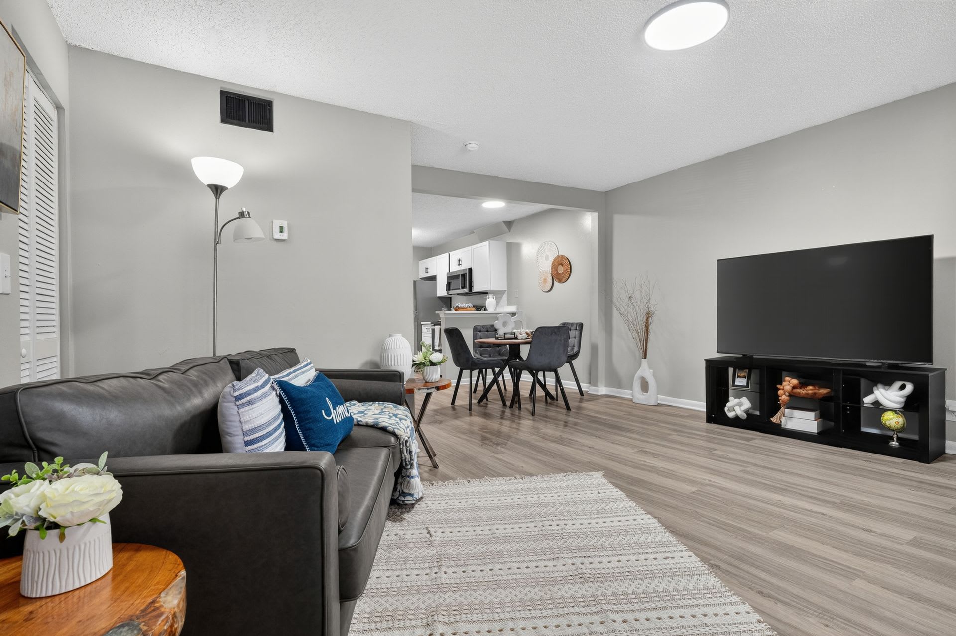 Oakwood Townhomes – photo 3