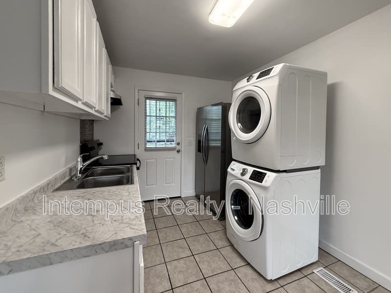 2716 Herman St – photo 5