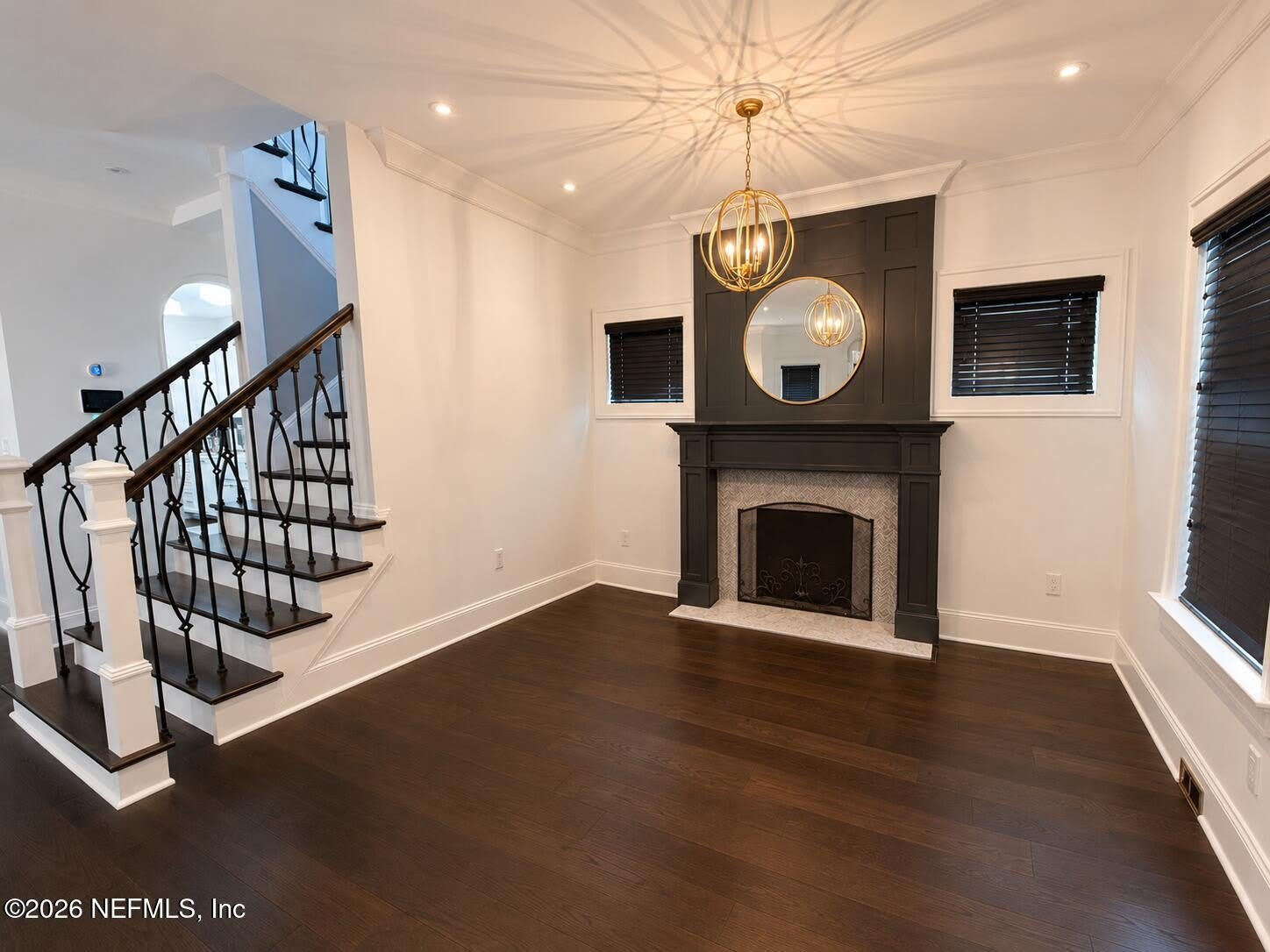1544 N LAURA Street – photo 2