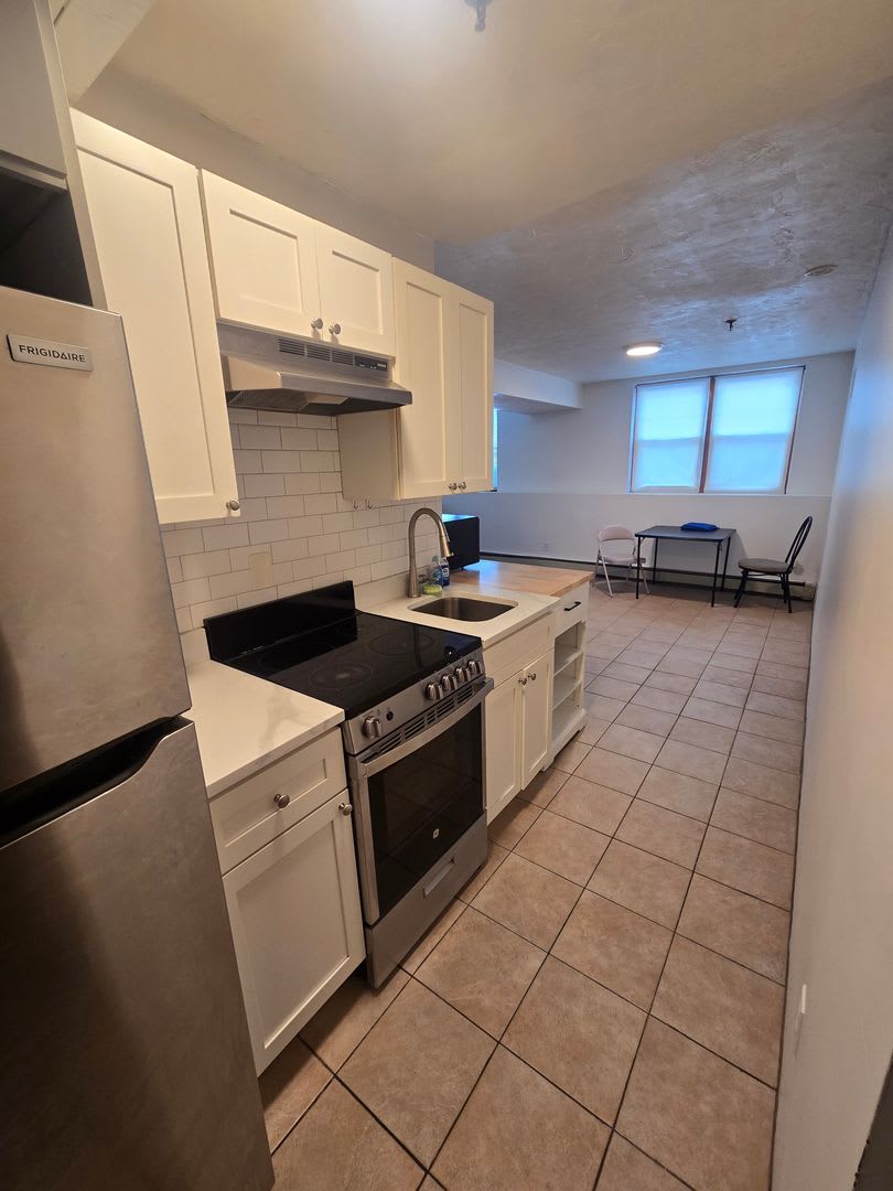 Allston 1-Bedroom with Included Utilities and Open Layout – photo 2