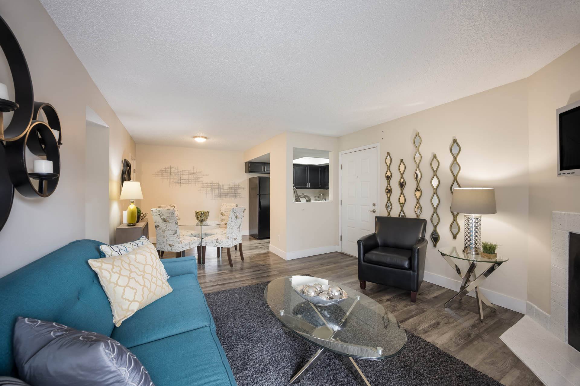Woodland Hills Apartments – photo 2
