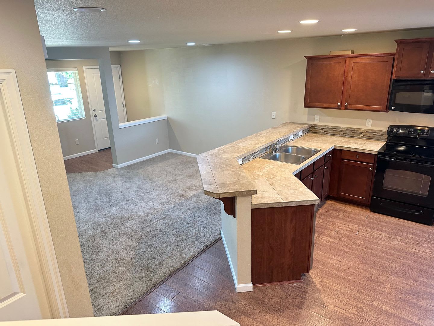Beautiful 3 Bedroom Home In Parkside Estates – photo 5