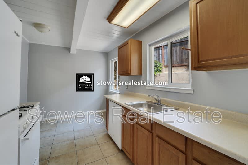 2073 Overhill Rd – photo 4