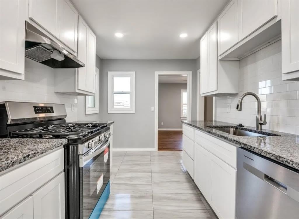 228 W Fairchild – photo 1