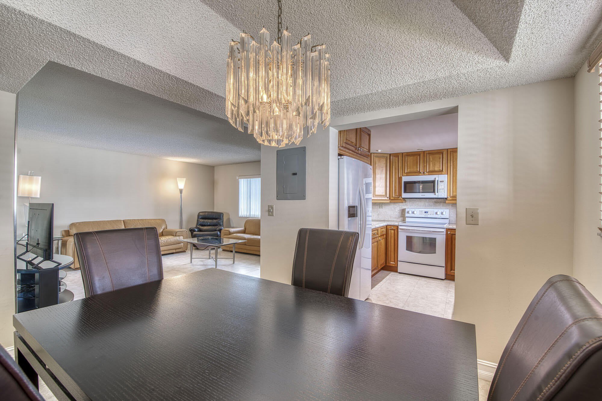 15108 Ashland Drive – photo 1