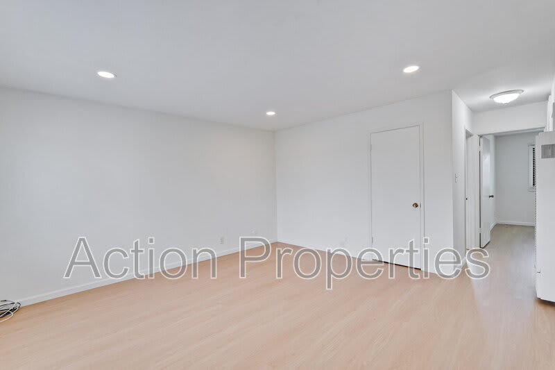 709 6th Avenue – photo 5