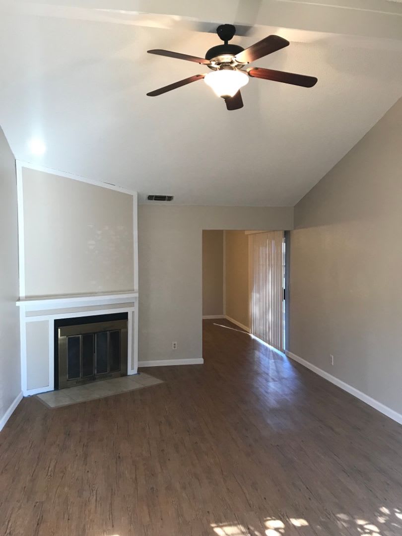 Fair Oaks 2bd/2ba Duplex with Garage – photo 2