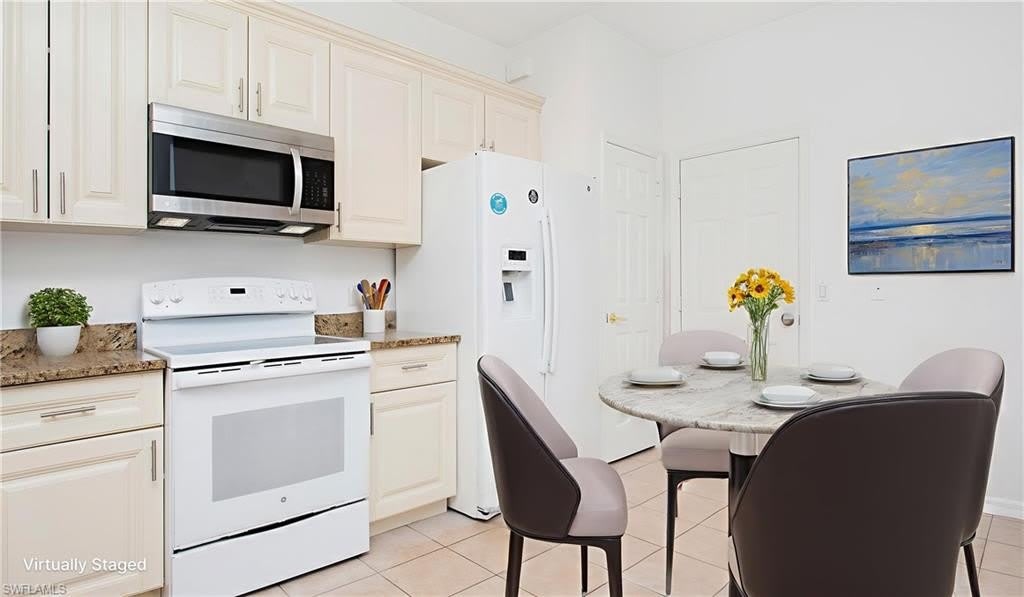 880 Hampton Cir – photo 5