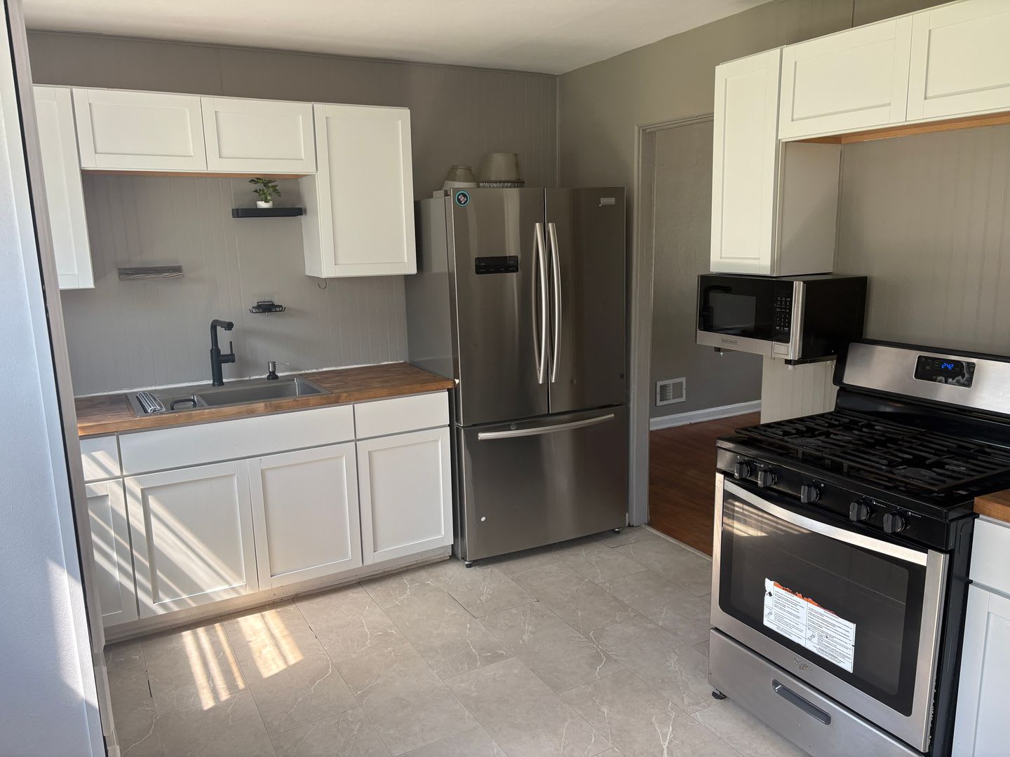 Home with finished basement and fenced in yard – photo 4