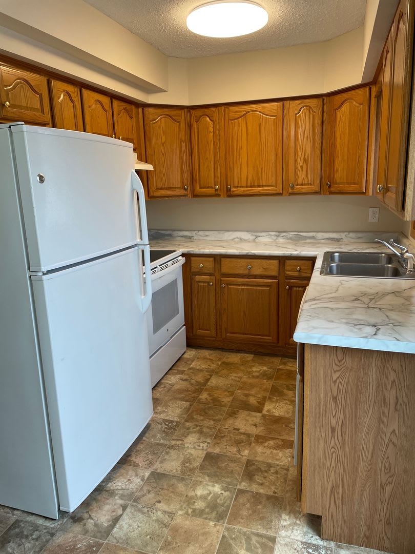 2 Bedroom, 1 Bath Townhouse in LeClaire, IA – photo 2