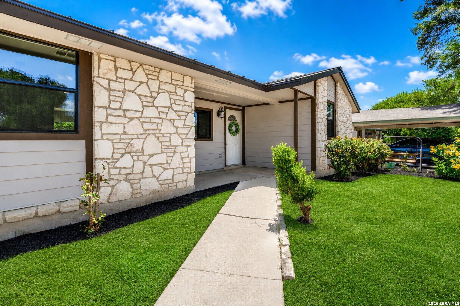 504 Willow Dr – photo 3
