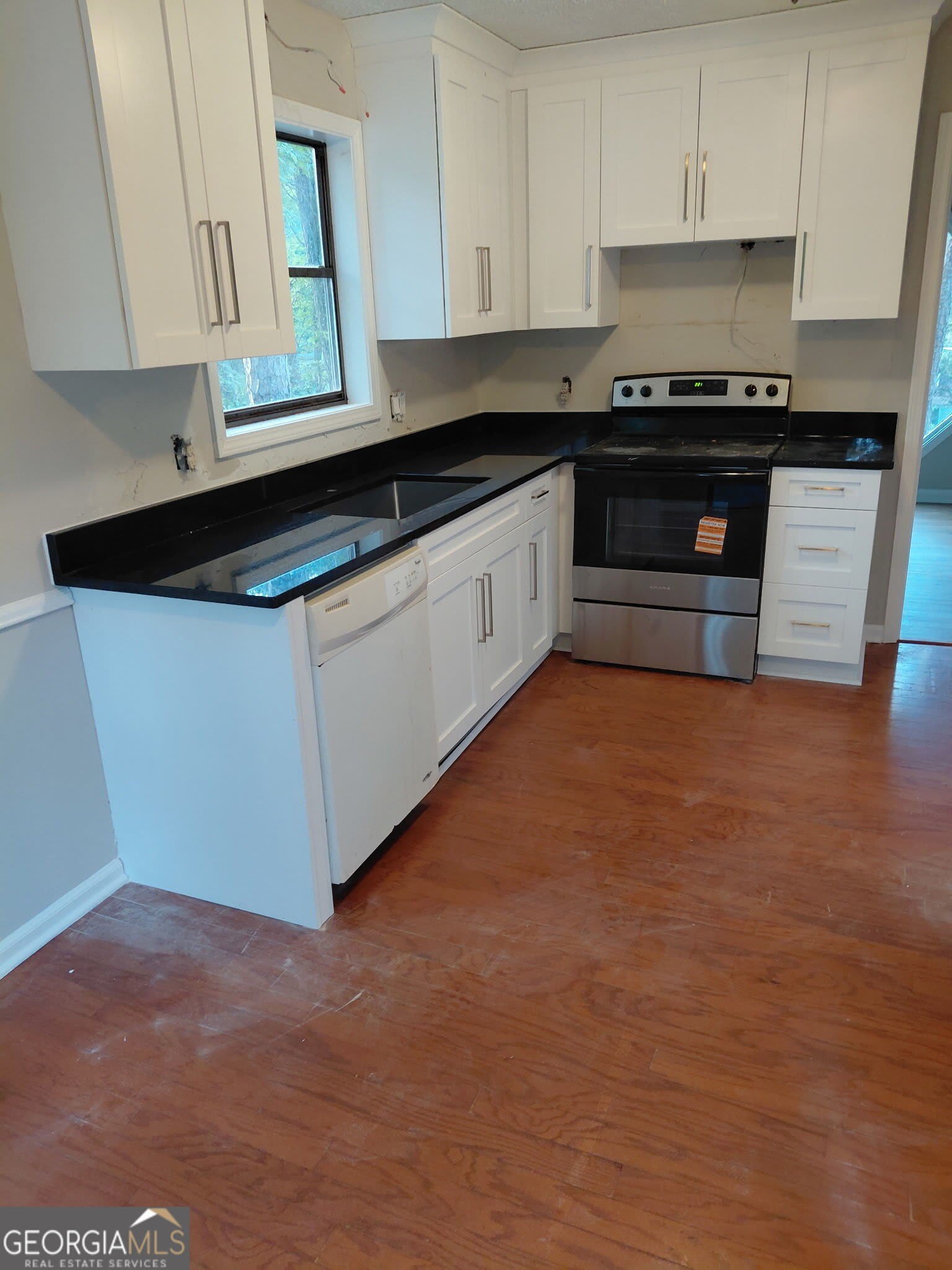 257 Castleair Drive NE – photo 2