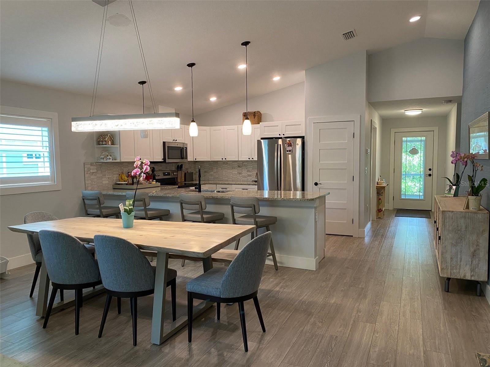 2933 MAIDEN Lane – photo 2