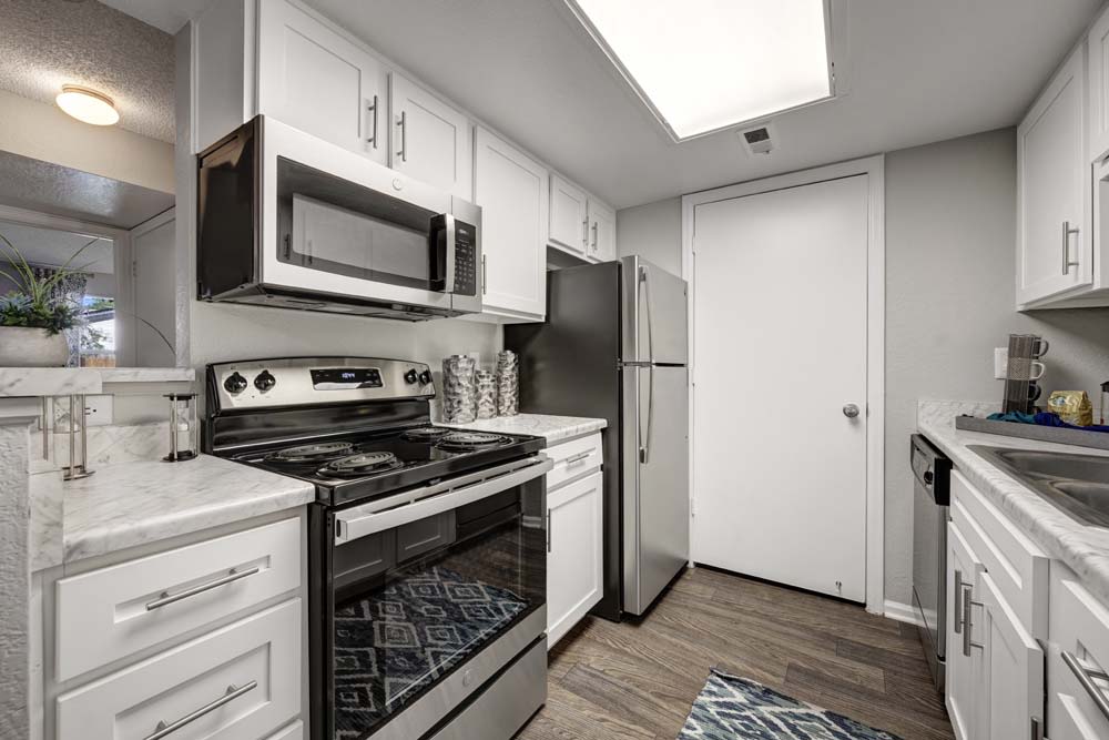 Waterfield Court Apartment Homes – photo 1