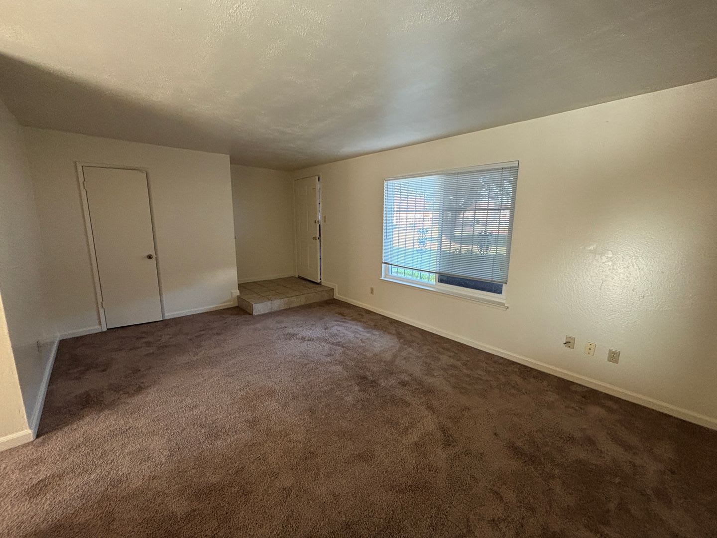 Nice 3 Bed, 1½ Bath, Two Story Condo Overlooking Pool – photo 4