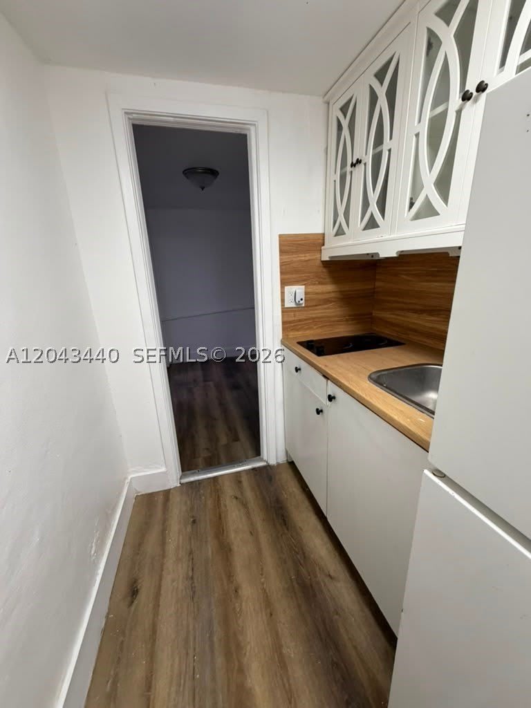 2137 NW 1st Ter – photo 2