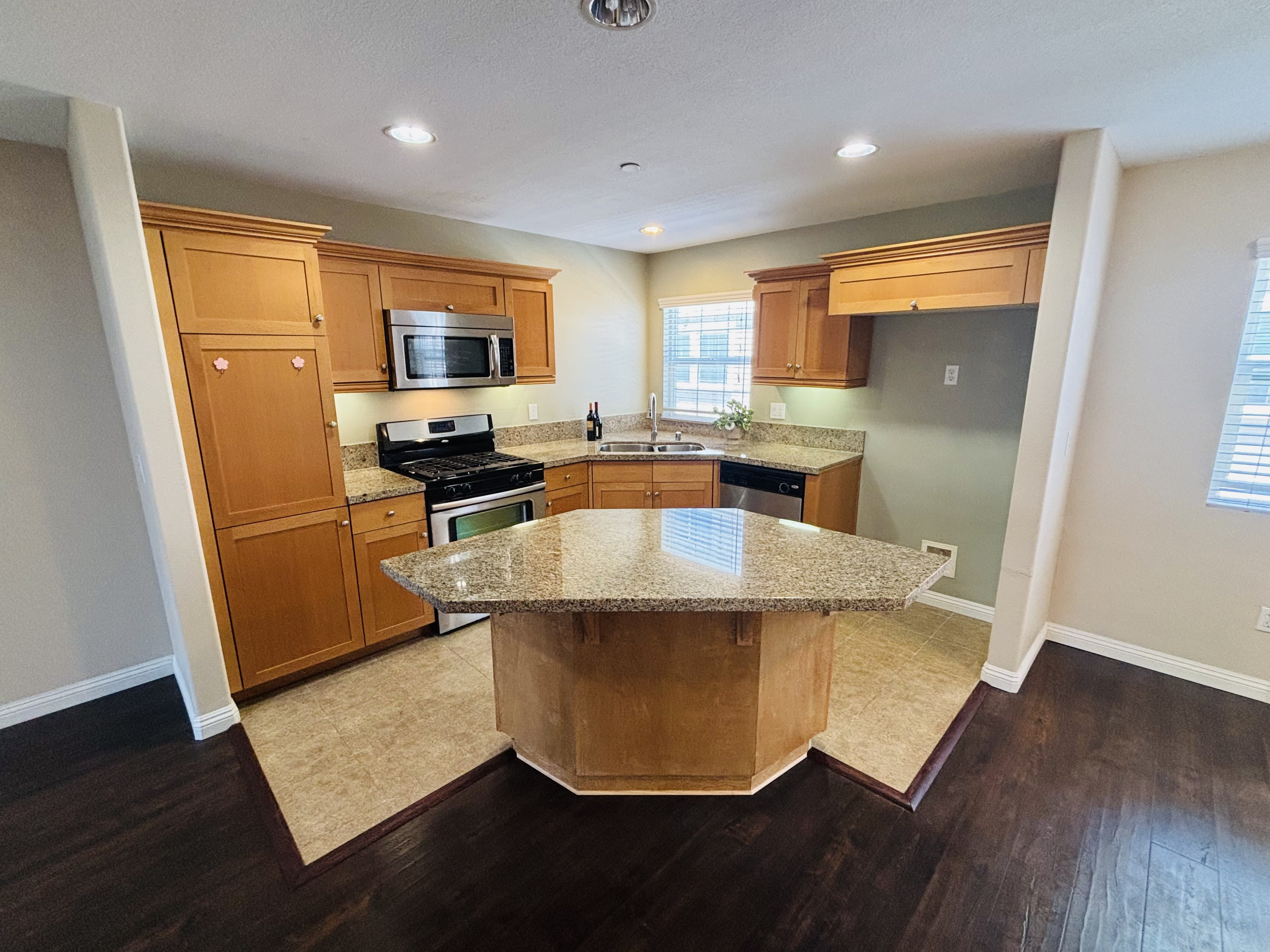 1411 West Lomita Boulevard – photo 4