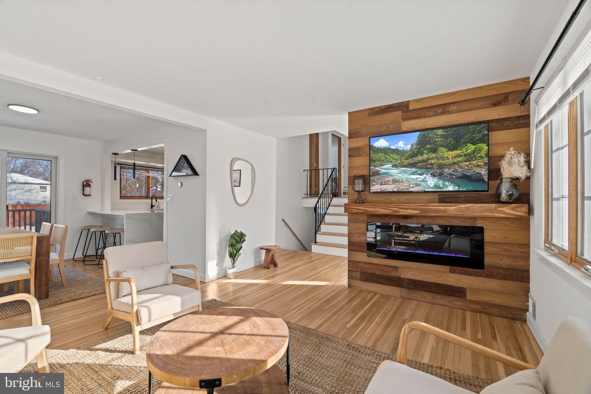 209 FRONT Street – photo 1
