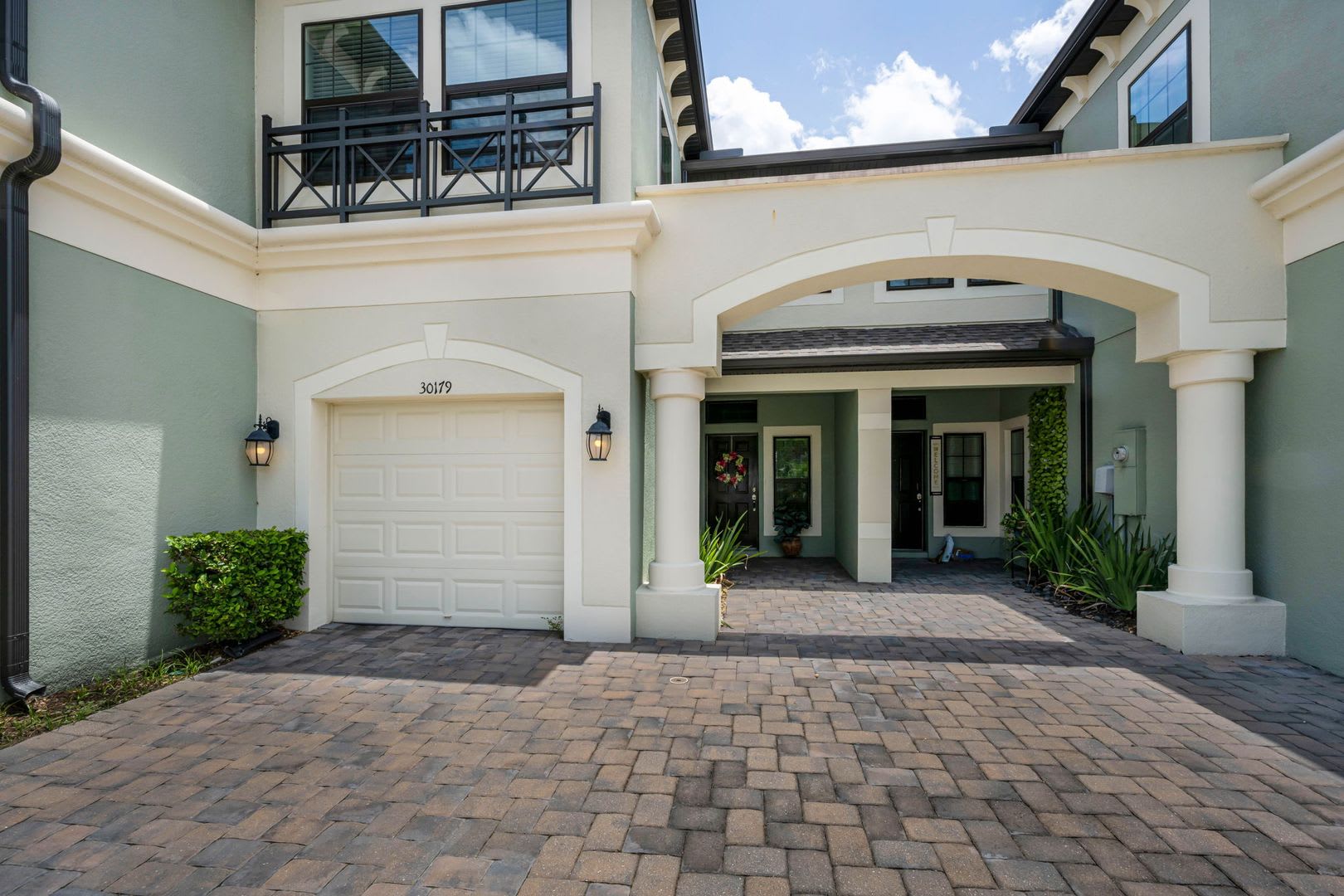 Beautiful executive Townhome – photo 4