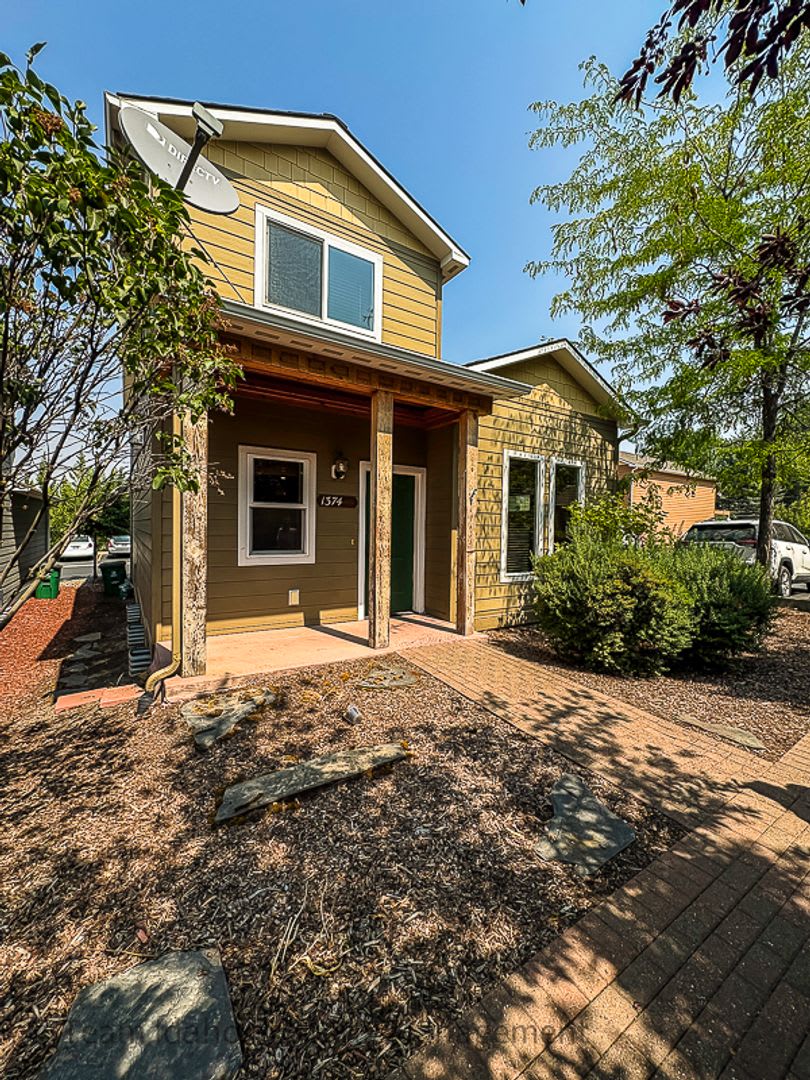 Beautiful Custom 4Bed 3Bath Single Family Home – photo 2