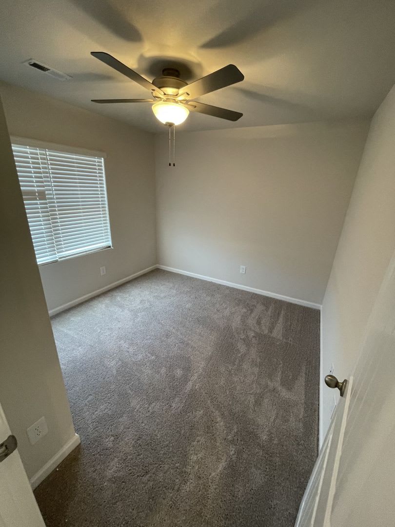 3 Bd 2.5 Ba Townhouse – photo 3