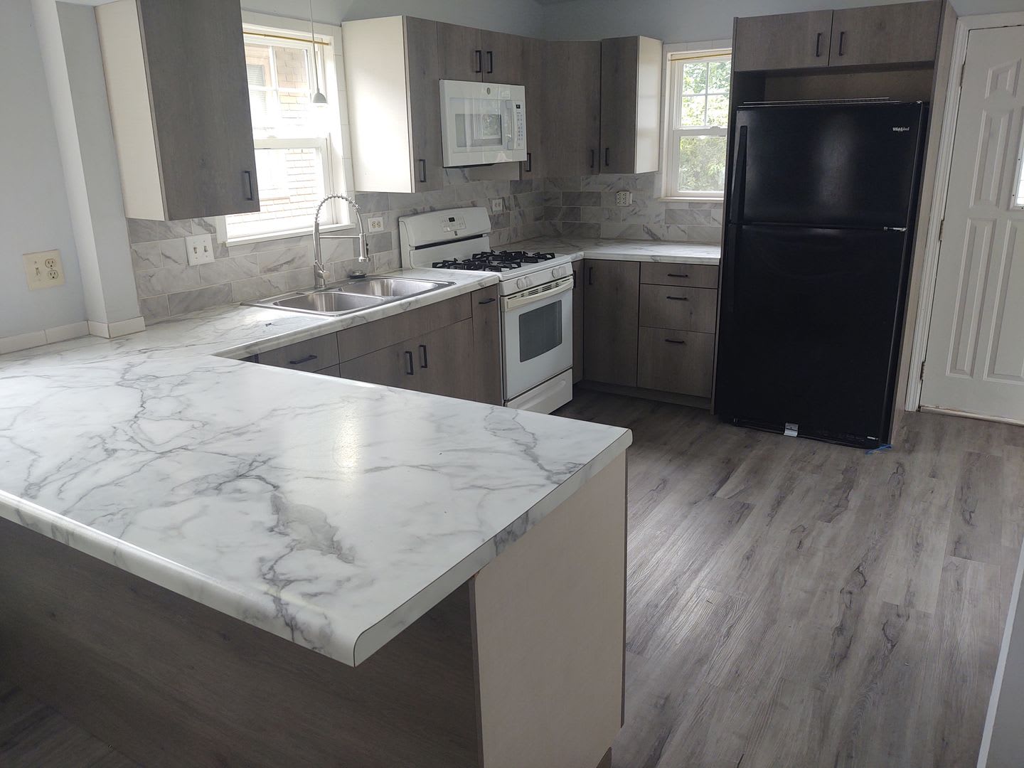 Beautifully Renovated 4-Bedroom Home Near Garfield Park – photo 5